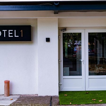Motel1- A Megfizetheto Luxus! Dunaujvaros Exterior photo